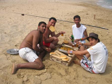 wa ghda wa3er hada sa3datkom.............